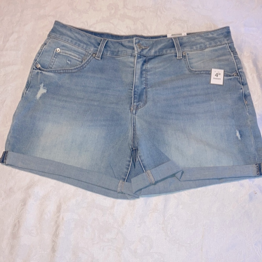 Time & Tru Blue Jean Shorts-Size 12-Relaxed Fit-New with Tags-Relaxed Fit